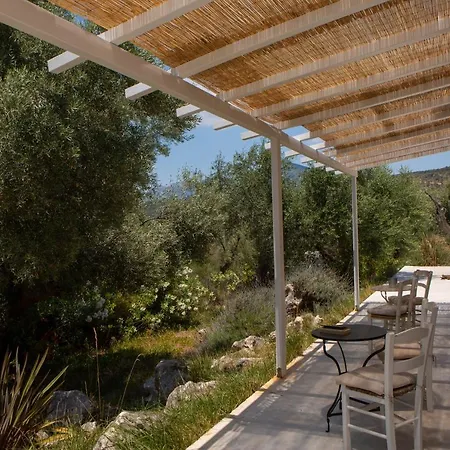 Mavrades Villa Sivota