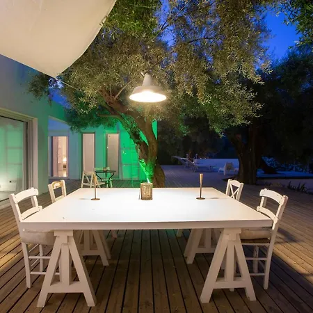 Mavrades Villa Sývota